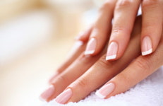 네일샵 못지 않게 완성도 높여주는 네일아트 꿀팁 7가지