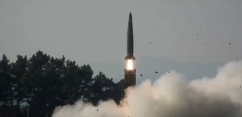 북한, 8일 만에 탄도미사일 발사...트럼프 취임 앞두고 도발수위↑