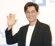 53세 안재욱 