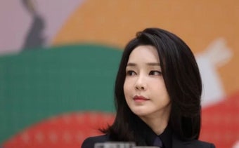 법원 난동 사건으로 구속된 극우 유튜버, 김건희 여사 팬클럽 '퀸건희' 운영자였다