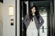 올리비아로렌, 배우 이지아와 함께한 2025 봄 컬렉션 고급스러운 봄 데일리룩 선봬