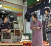 '천국보다 아름다운'... 이정은, 김혜자 영정 앞에서 눈물로 작별 인사