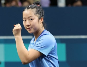 신유빈, 中 벽 못 넘고 16강 탈락... 한국 탁구 전원 고배