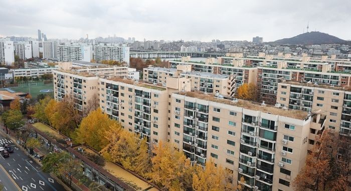 압구정 현대아파트 거래액 130억원 기록, 압구정 최고가 경신 현황입니다.