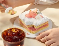 여기가 다 카페라고요?... 들어가는 순간 여름휴가 시작되는 투썸플레이스 이색 매장 3곳