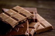 초콜릿 가격 당분간 계속 오른다... 코코아 대란 지속