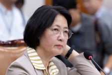 추나대전 2차전 발발... 추미애 5선씩이나 돼서, 나경원은 씩이나가 뭐냐?고 반박