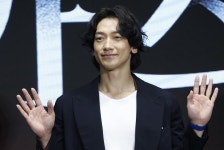 김태희♥ 비, 올해도 어김없이 소아희귀질환 후원 바자회 참석