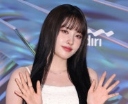 스테이씨 윤, 배우 도전... 드라마 사랑하는 죽음  주연 맡았다