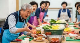 왜 나는 조금 줘... 공동 김장하던 마을회관에 불 지른 60대