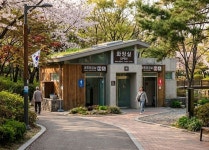 아파트 정문 옆 어린이공원 공중화장실 설치에 주민들 반발... 악취·모멸감