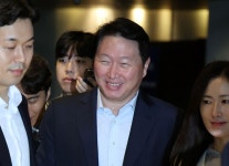 역대급 불장속 이재용 주식가치 28조 증가... 최태원은 '10조 클럽' 가입