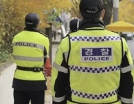 '인천 흉기난동' 최충락 흉기 뺏은 경찰, 1인 시위 끝나자 돌려줬다