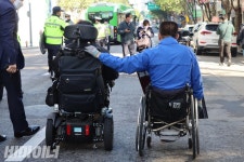 [투쟁결의문] 장애인에게 권리는 권리가 아니라 혜택입니까? / 조은상