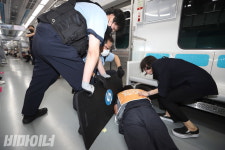 [투지일기] 서울교통공사가 시민에게 말했다 참견하지 마세요