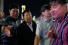 광진구, 현행법 위반하며 건대 노점 강제철거