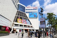 코로나에 따이공까지 이중고…면세점 접은 두산그룹 사실상 승자?