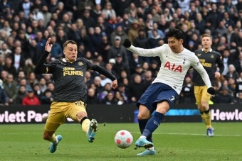 '손흥민 1골 1도움' 토트넘, 뉴캐슬에 5-1 대승…리그 4위