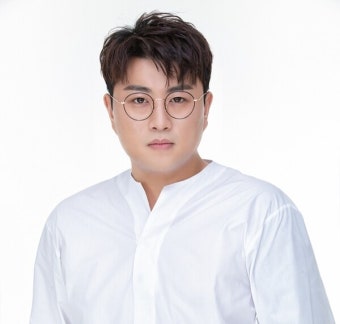 김호중, 대체복무 중에도 여전한 인기…팬카페 회원 12만명 돌파
