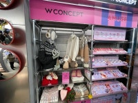 [현장 직썰] 패션·식품·뷰티 품은 편의점…이마트24, 성수서 트렌드 실험