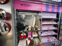 [현장 직썰] 패션·식품·뷰티 품은 편의점…이마트24, 성수서 트렌드 실험