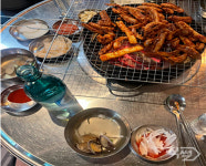 [조승연 PD의 맛썰] 비릿 고소한 추억, 꼼장어