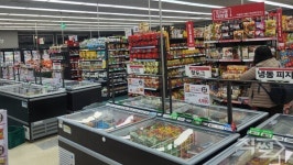 배달앱서 장보고, 마트선 즉시배송…경계 허문 퀵커머스 생존 게임