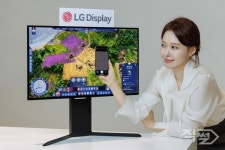 LG디스플레이, 상반기 영업익 390억원…5년 만에 흑자 전환