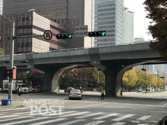 트럼프 대통령 방한에 '갑호비상', 교통 통제하는 경찰