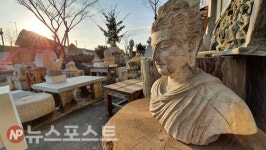 [청년장인을 찾아서] ⑦이백현 석장 이수자 값싼 중국석조각 범람 안타까워