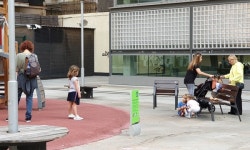 [인터뷰下] 손주와 함께하는 어르신 놀이터 세대 통합 역할