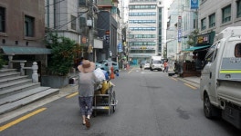 [선한영향력]⑥ 폐지 주으며 정(情) 나누는 대학동 할머니