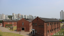 [도시탐구] 서대문 밖 의주로, 혹은 통일로