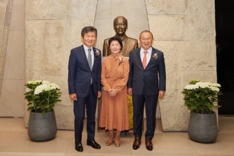 정몽규 포니정재단 이사장, 박항서 前 감독에 혁신상 시상