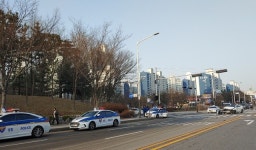 [포토뉴스] 안산중앙도서관 사거리 차량 추돌사고… 인명 피해 없어