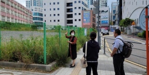 경기도의회 이애형 의원, 세류1동 세류초교 후문 임시주차장 현장점검