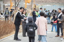 [22일 인천 서구 소식] 민관 합동 등굣길 교통안전캠페인 실시 등