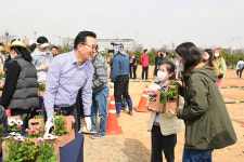 [28일 인천 연수구 소식] ‘연수식목일 기념행사’ 성료 등