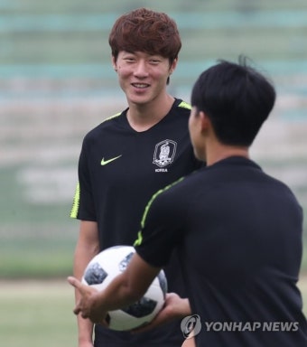경찰, '불법촬영 혐의' 황의조 비공개 조사…