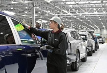 ‘관세 여진’에 ‘노사 갈등’…국내 완성차 업계 ‘겹악재’