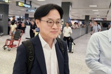 대미투자·추가관세 ‘겹악재’…김정관 산업장관 ‘긴급 방미’