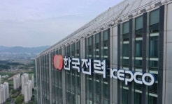 돈줄 마른 한전, 삼성전자·SK하이닉스에 ‘전기료 25조 선납’ 제안