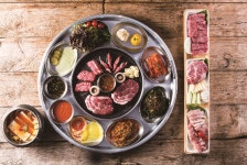 홍대 쟁반집8292 깔끔함에 맛 갖춰 연말 모임장소로 인기