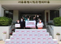 ㈜아성다이소, 어버이날 앞두고 사회취약계층에 행복박스 전달