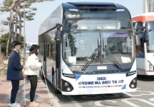 LG유플러스, 통신기술로 시각장애인 시내버스 탑승 돕는다