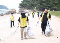 동서식품, 인천 무의도서 해변 플로깅 봉사활동 진행