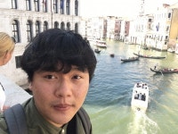 꾸준히 작품 활동을 하며 사는 삶이 꿈이에요