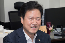 권정오 위원장 노동조합의 자주성 지키기 위해 7년 싸웠다