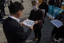 [포토] SPC그룹 산재사망 정부 차원에서 해결해야··· 국민서명 전달