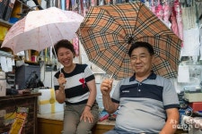 포토에세이│우산에 담긴 오랜 추억이 이어질 수 있도록